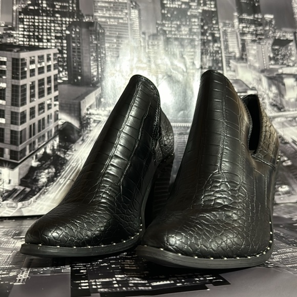 Very G Ankle Boots - Picture 3 of 6